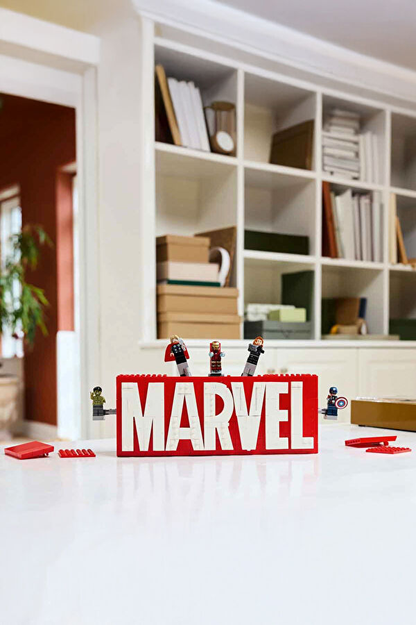 Marvel Logosu ve Minifigürleri 76313&nbsp; 8