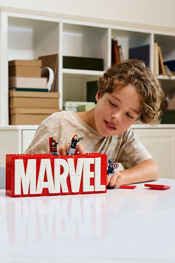 Marvel Logosu ve Minifigürleri 76313&nbsp; 10