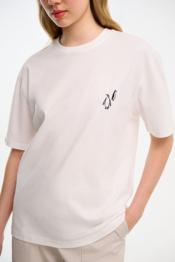 VA x WWF Chinstrap Penguin Unisex Organic T-Shirt 5