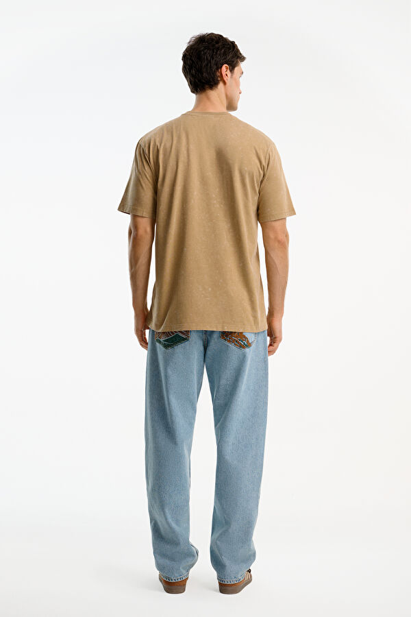Relax Kalıp Kahve Bisiklet Yaka Nakışlı Erkek T-Shirt 2