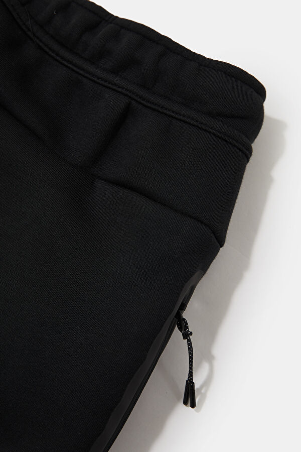 Relax Fit Black Straight Leg Men's Sports Trousers 4