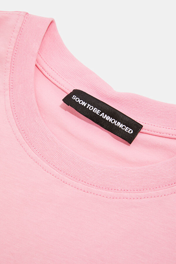 Pembe O Yaka Baskılı Kadın T-Shirt 3