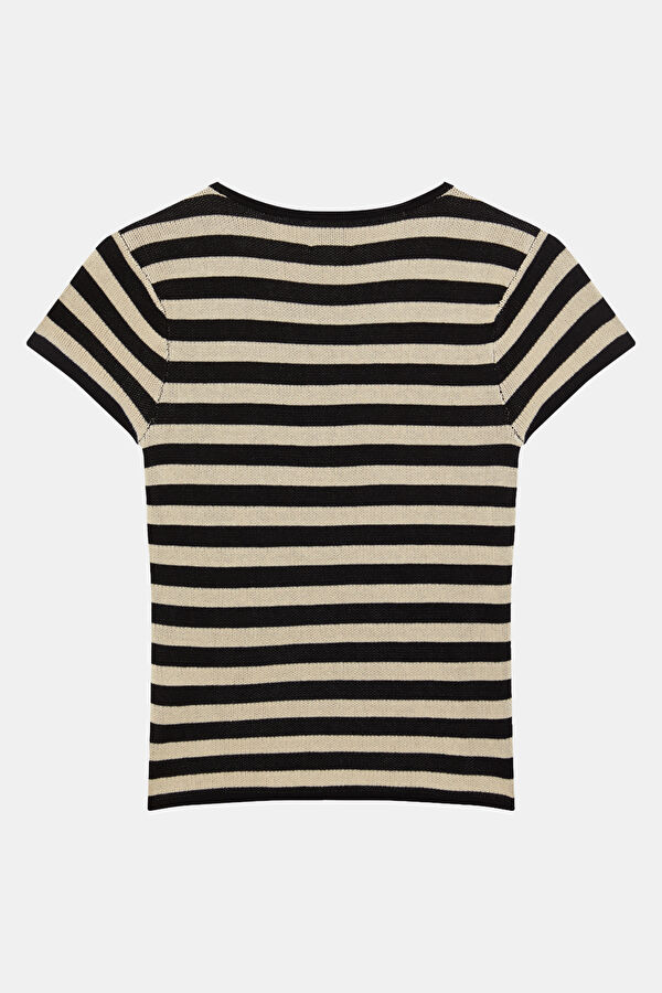 Krem O Yaka Çizgili Kadın T-Shirt 5