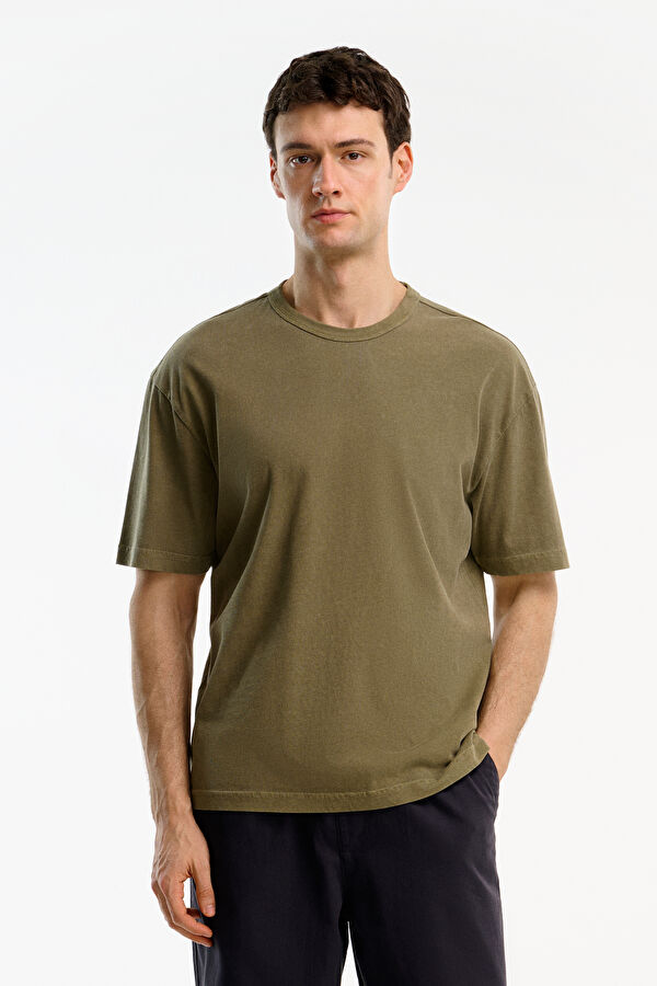 Haki Bisiklet Yaka Nakışlı Erkek T-Shirt