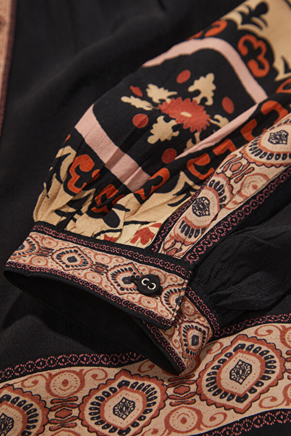 Black Patterned Long-Sleeved Women's Blouse 4