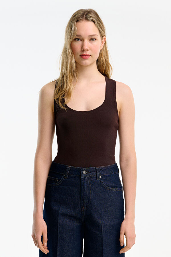 Women's Sleeveless Blouse in Coffee Brown