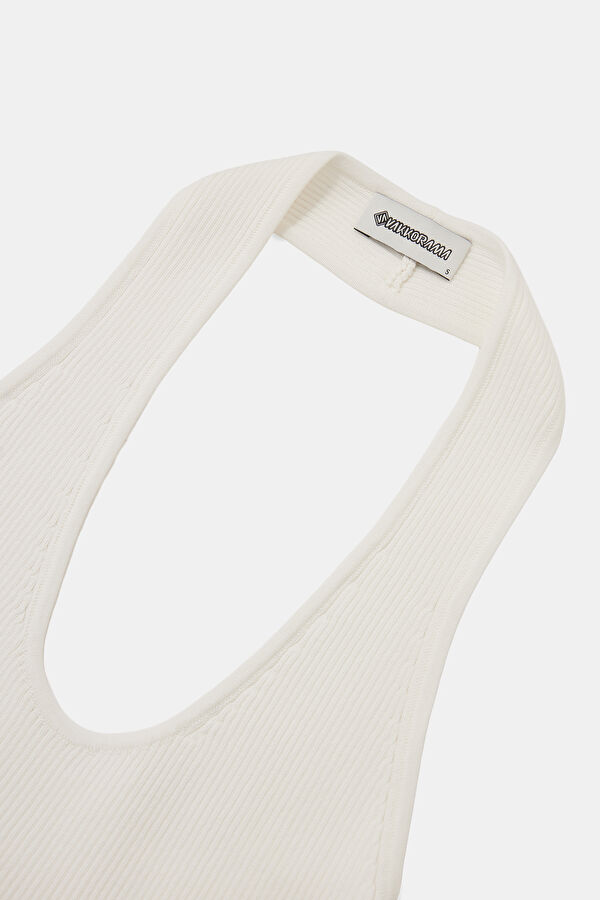 Women's Sleeveless Blouse in Ecru 3
