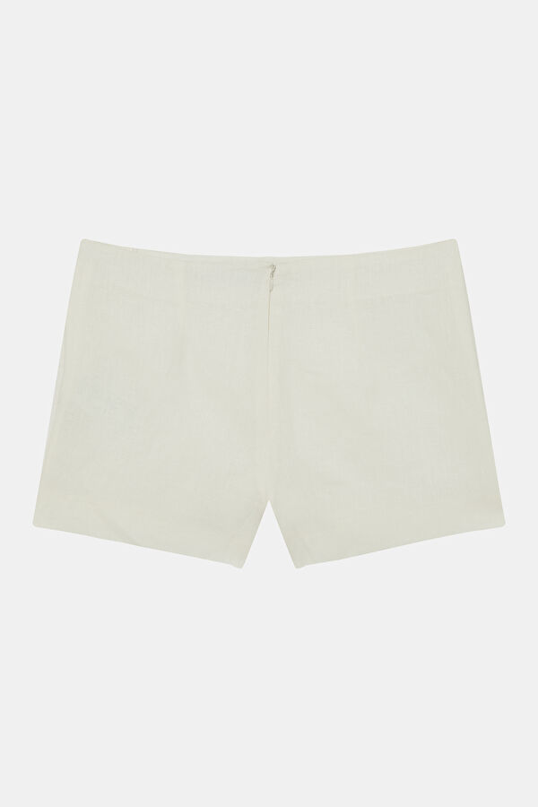 White Shorts 2