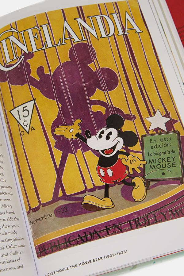 Walt Disney'S Mickey Mouse. The Ultimate History. 40Th Ed. 7