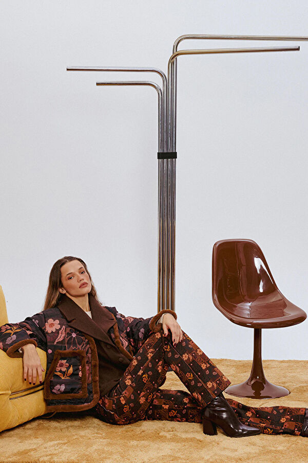 Women's Straight Pants with Brown Pattern 5