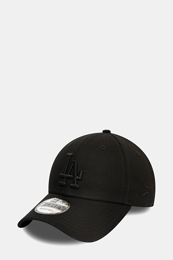 League Essentials 940 Black Hat
