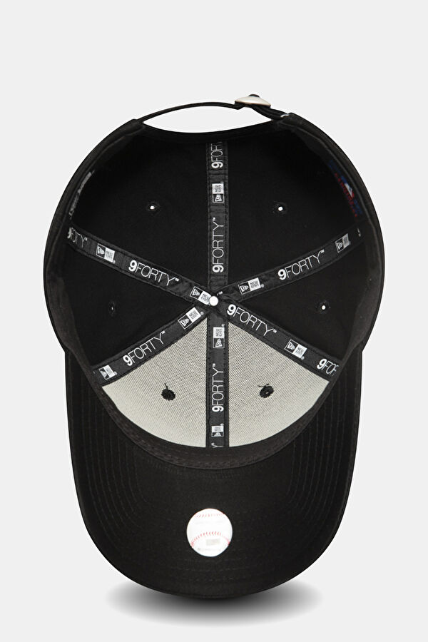 League Essentials 940 Black Hat 4
