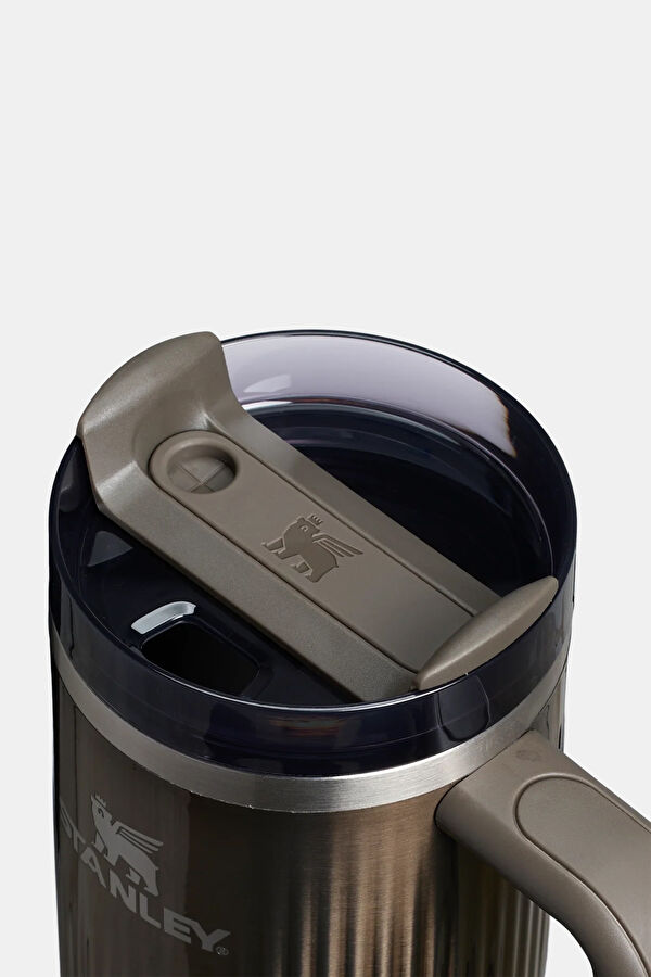 The Quencher H2.0 Fluted Tumbler Coffee Thermos Cup with Straw 0.89 L 3