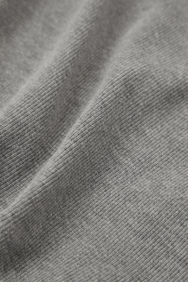 Gri V Yaka Kadın T-Shirt 4