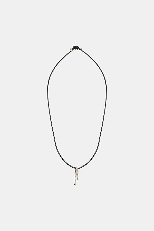Gümüş Rengi Kolye