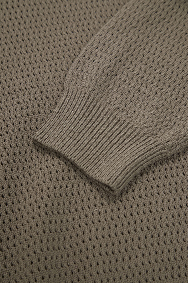 Beige Knitted Men's Sweater 3