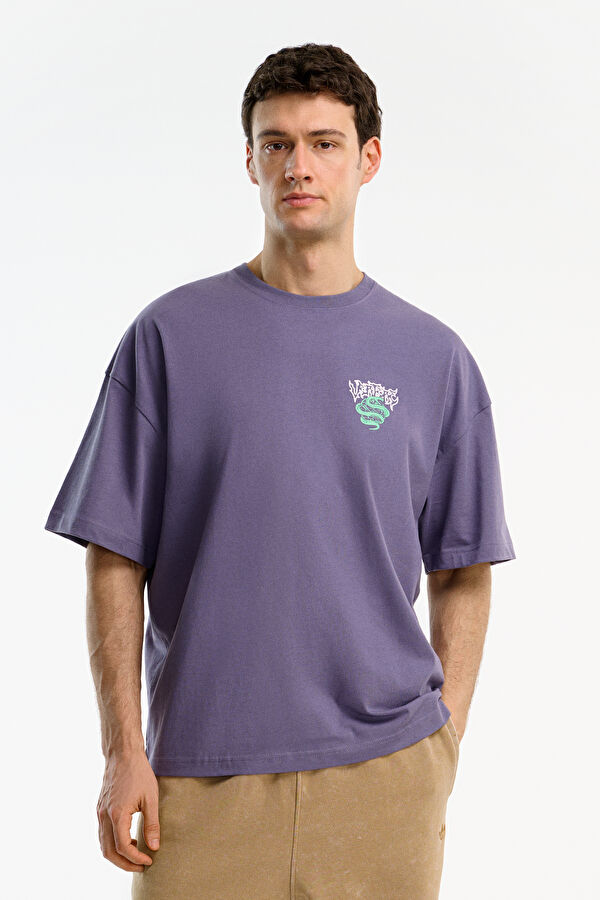 Relax Kalıp Mor Bisiklet Yaka Baskılı Erkek T-Shirt