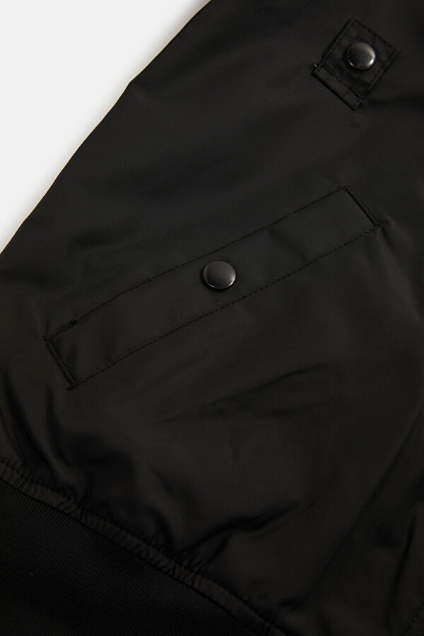 Men's Black Zip-Up Jacket 5