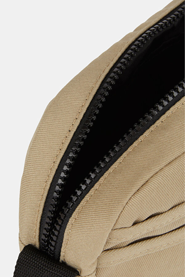 Moreauville Messenger Beige Bag 5