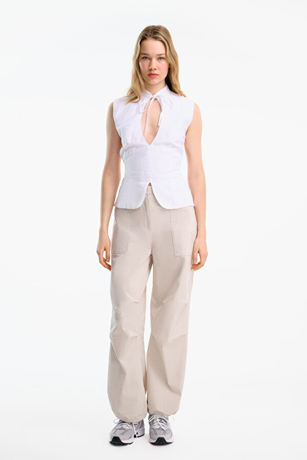 White Sleeveless Women's Blouse 3