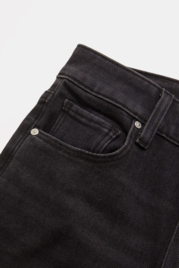 Black Women's Jeans 4