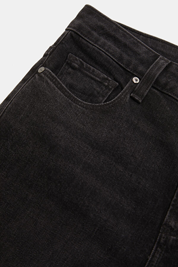 Black Women's Jeans 4