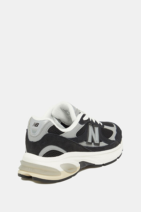 2010 Black Women's Sneakers 3