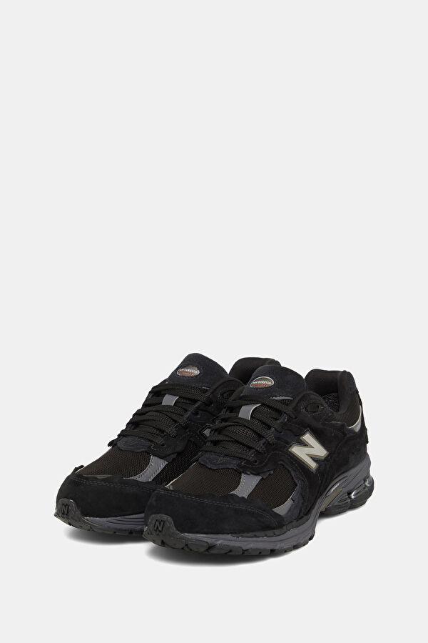 2002 Black Men's Sneakers 2