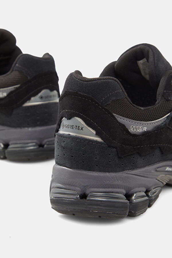 2002 Black Men's Sneakers 5