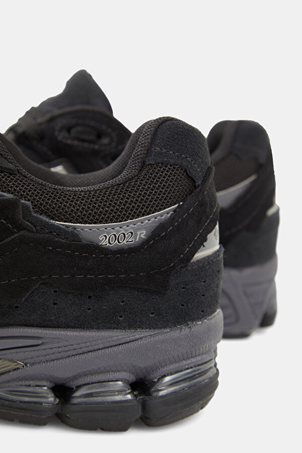2002 Black Men's Sneakers 6