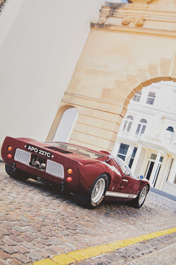 Iconic Classic Cars 9