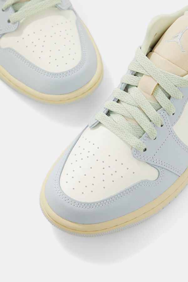 Air Jordan 1 Low Açık Mavi Kadın Spor Ayakkabı 4