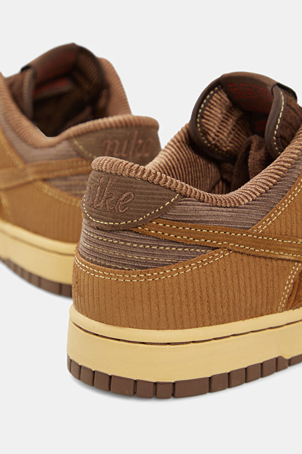 Dunk Low Retro Premium Tan Men's Sneakers 5