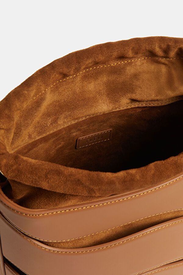 Rhèa Tan Leather Bag 6