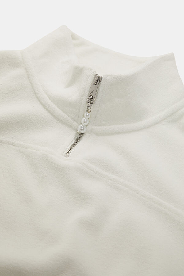 Beyaz Dik Yaka Kadın Sweatshirt 3