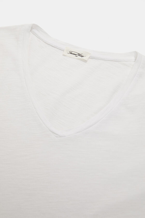 Beyaz V Yaka Kadın T-Shirt 3