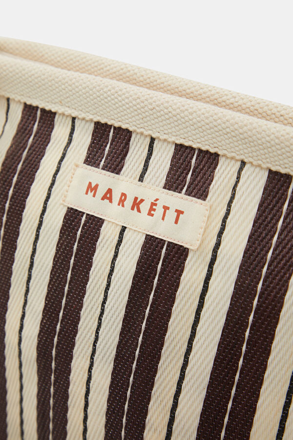 Maxi Pouch Handbag 4