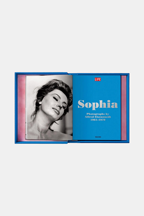 Sophia by Eisenstaedt 4