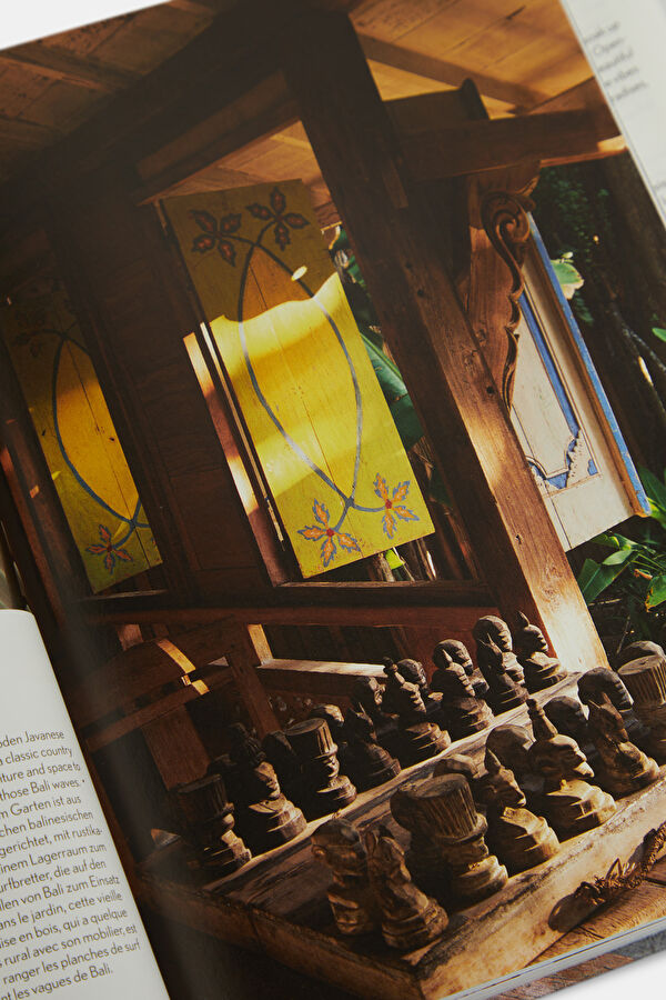 Living in Bali 45th Edition 6