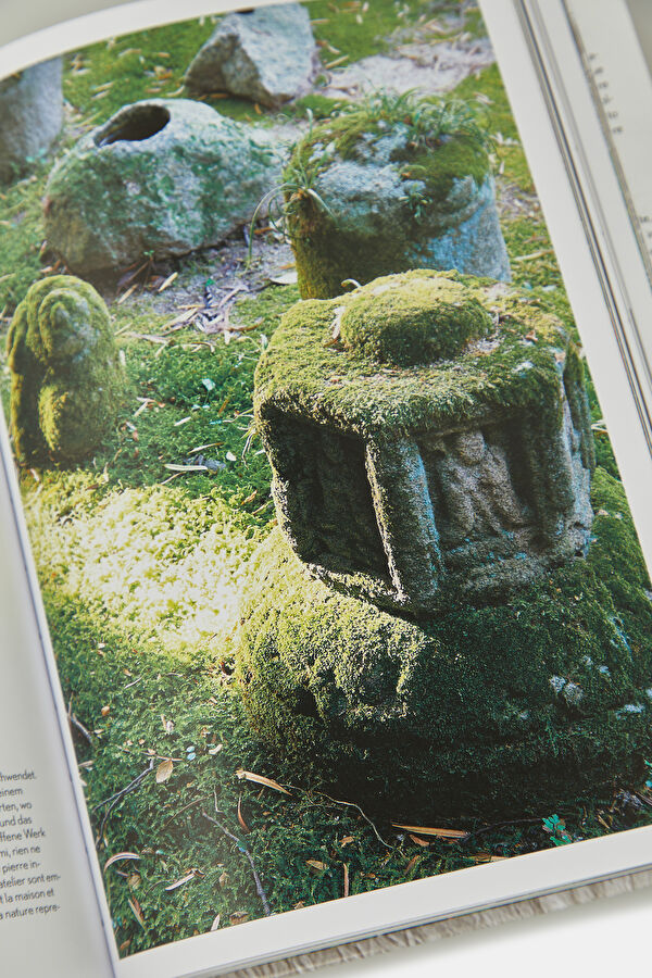 Living in Japan 45th Edition 8