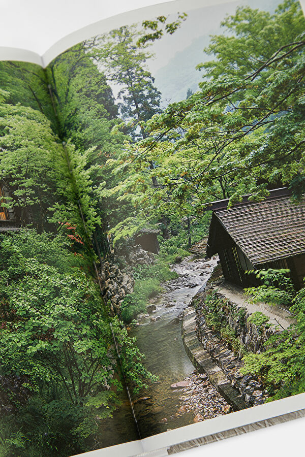 Living in Japan 45th Edition 10
