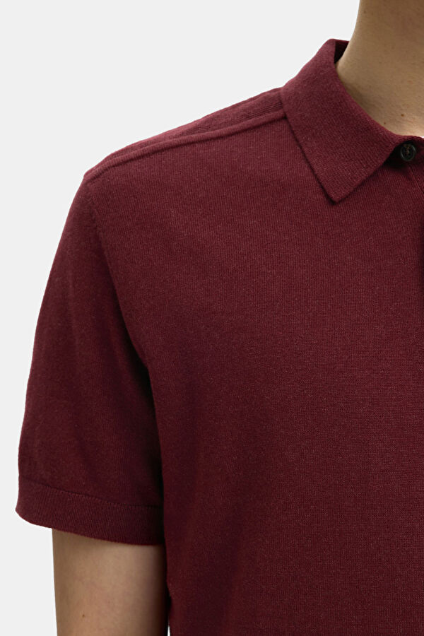 Burgundy Men's Crew Neck T-Shirt (Relaxed Fit) 2