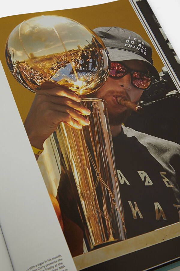 Basketball: The Ultimate Book 8