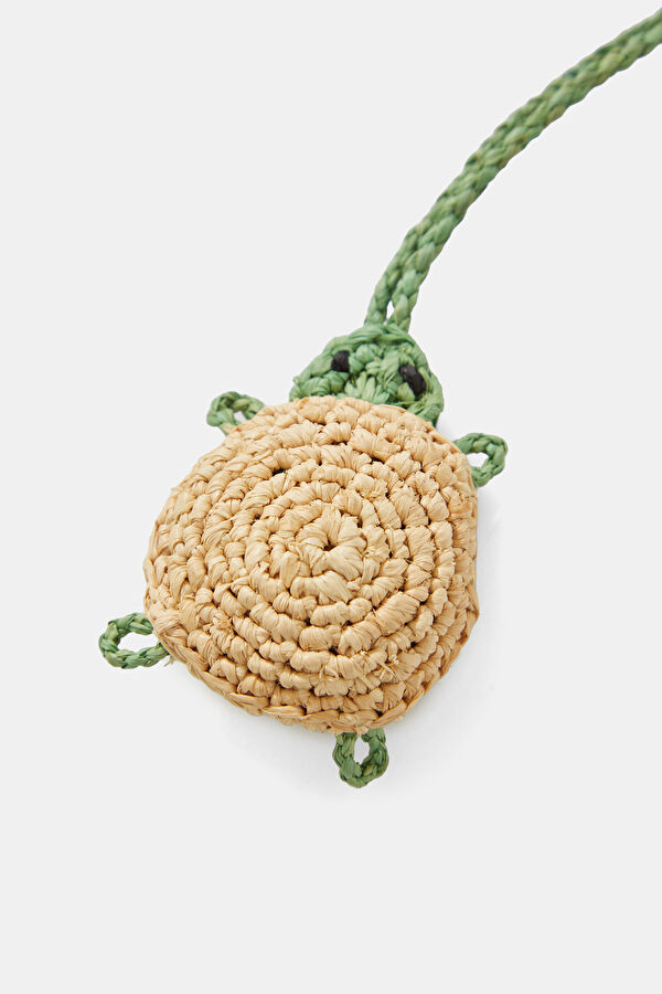 Raffia Charm 3
