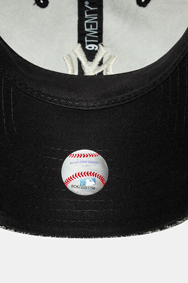 Washed Paisley 9Twenty New York Yankees Black Cap 4