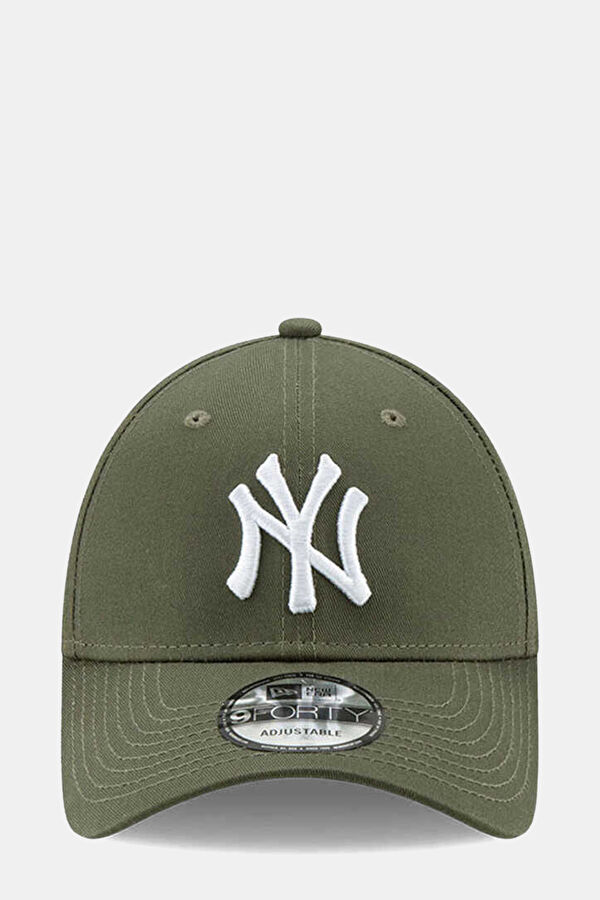 League Essential 940 New York Yankees Cap 2