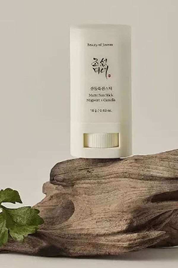 Matte Sunstick Mugwort + Camellia SPF50+ 2