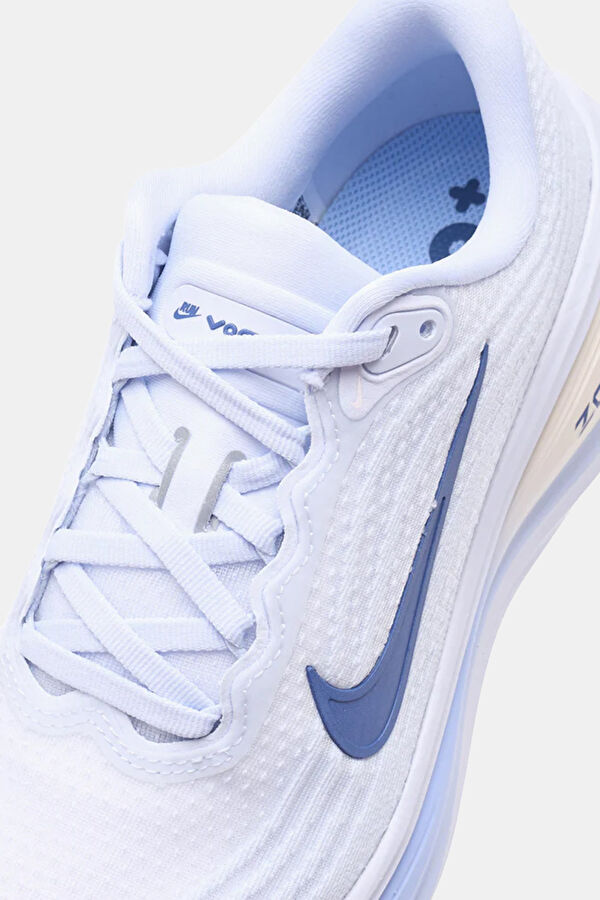 Vomero Plus Women's White Sneakers 7