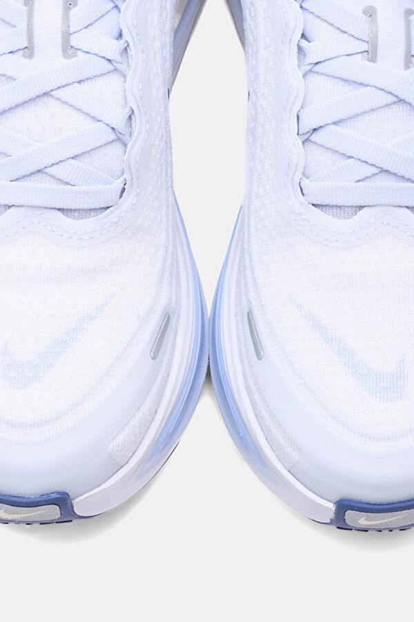 Vomero Plus Women's White Sneakers 8